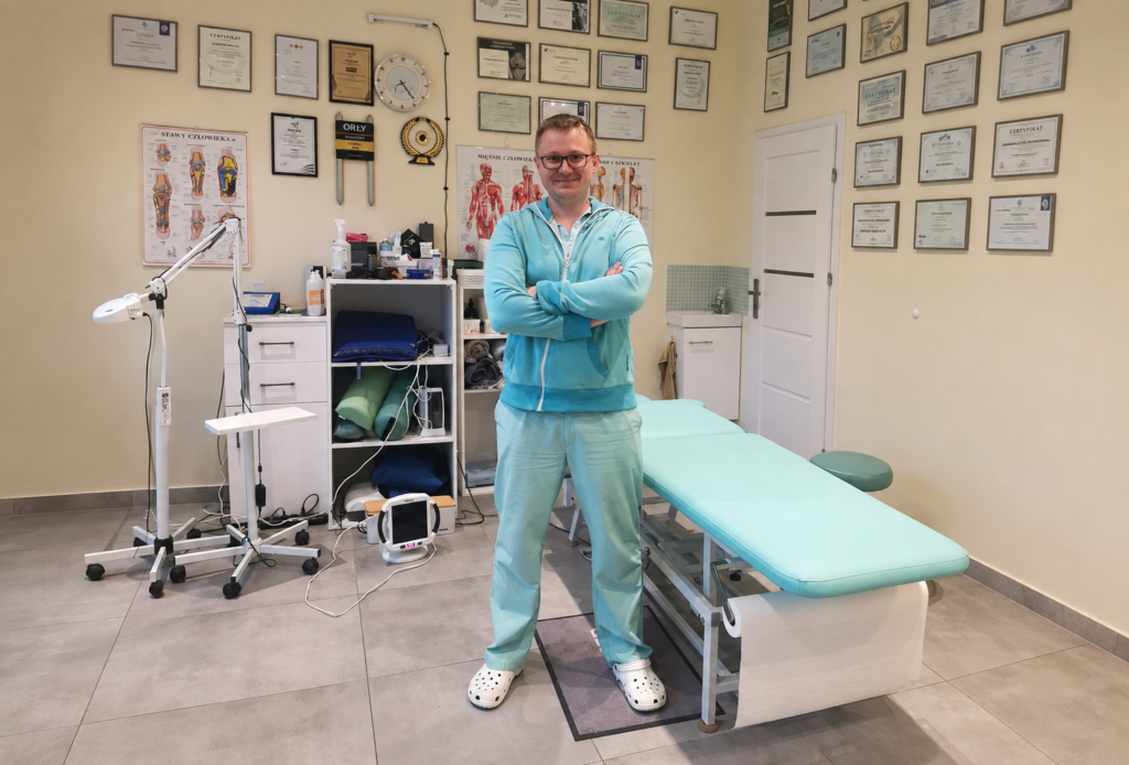 Andrzej Krawczyk w Gabinecie Masażu i Rehabilitacji NEW-MED w Policach